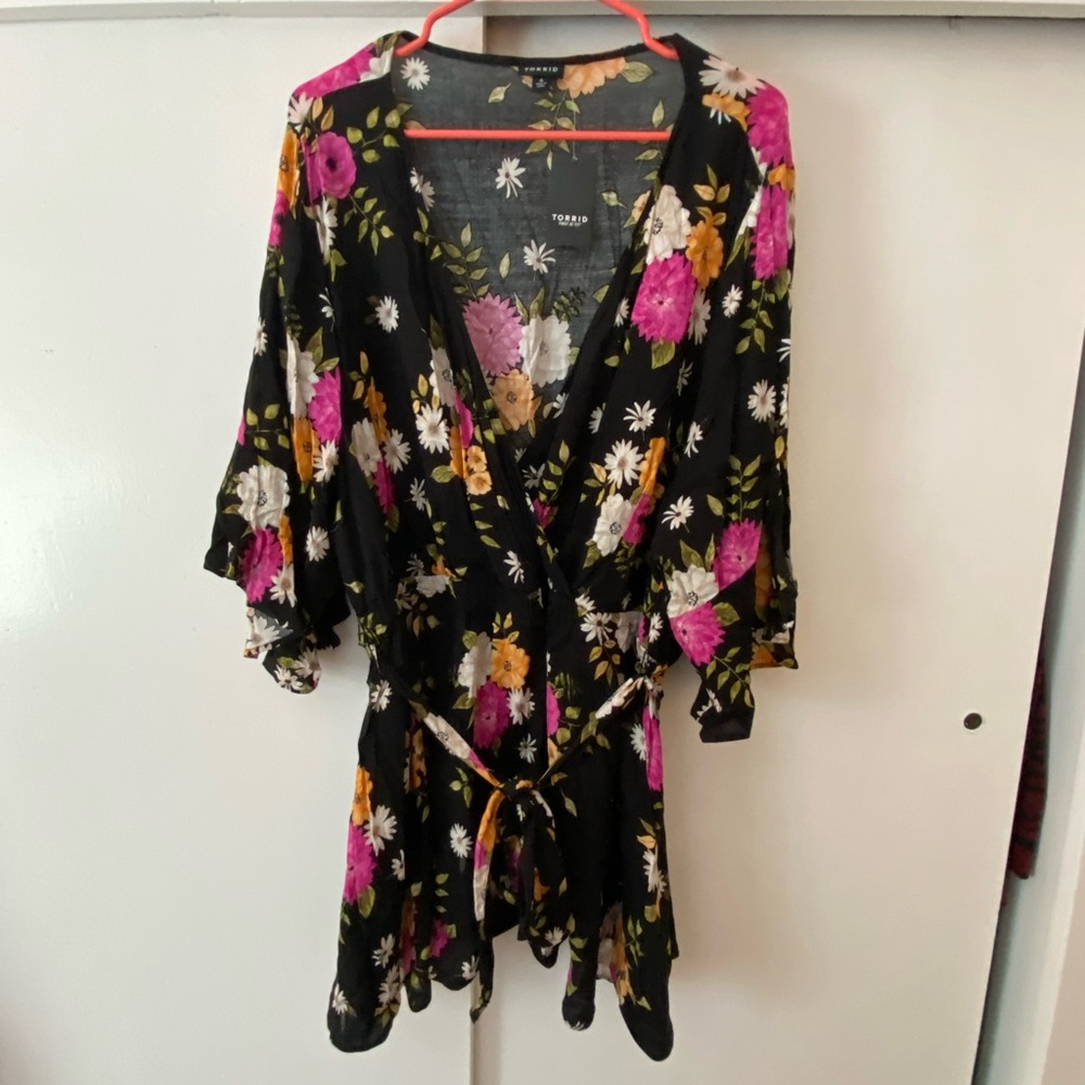 Torrid Floral Blouse Size 4